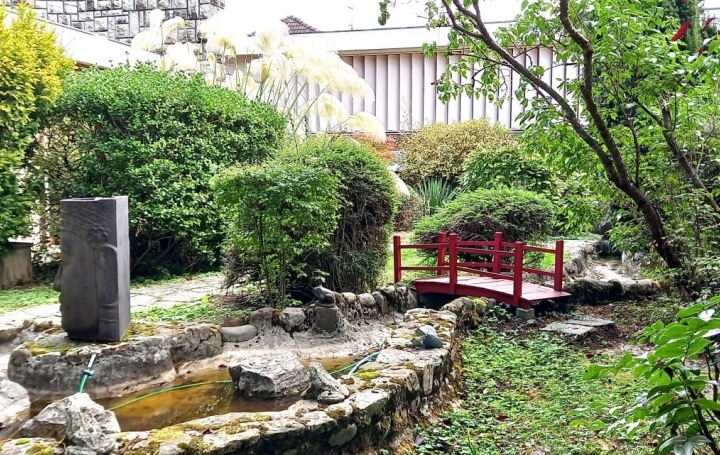 Maison ANNEMASSE 300 m2 1 680 000 € Maison ANNEMASSE 300 m2 1 680 000 €